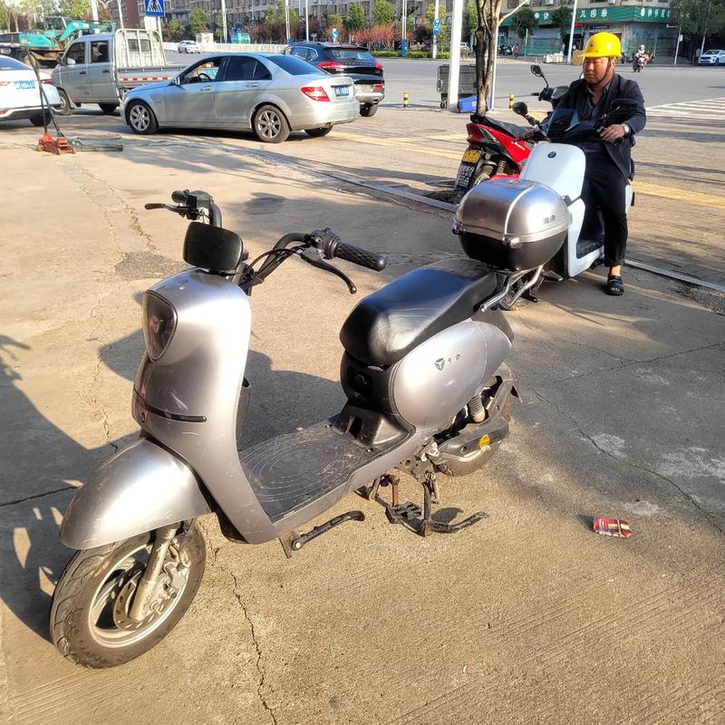 雅迪电动车特价处理 大几百即可拥有 喜欢的私信 - 抖音